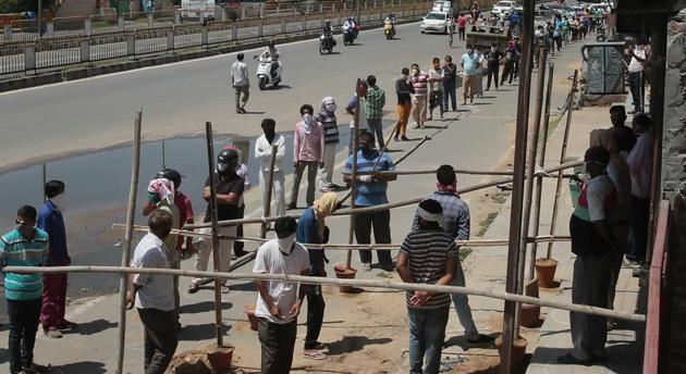 A queue outside a liquor store during lockdown, in Jaipur, Rajasthan, India on Tuesday May 05, 2020/ representative. ( Himanshu Vyas/ Hindustan Times) A queue outside a liquor store during lockdown, in Jaipur, Rajasthan, India on Tuesday May 05, 2020/ representative. ( Himanshu Vyas/ Hindustan Times)