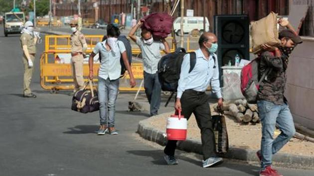 At least 36 coronavirus positive patients have recovered and been discharged on Wednesday. A total of 3,373 Covid-19 patients have recovered in the state till date. (HIMANSHU VYAS/HT PHOTO.) At least 36 coronavirus positive patients have recovered and been discharged on Wednesday. A total of 3,373 Covid-19 patients have recovered in the state till date. (HIMANSHU VYAS/HT PHOTO.)