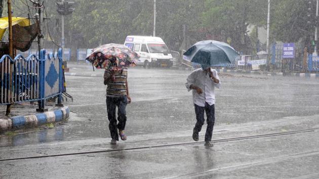 Cyclone Amphan will carry winds with speed greater than Vande Bharat ...