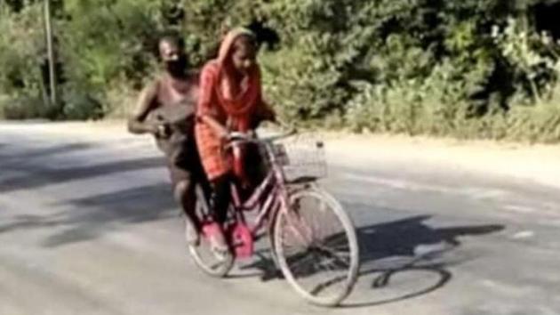 15-year-old Jyoti Kumari, who cycled 1200 km carrying her injured father from Delhi to Darbangha.