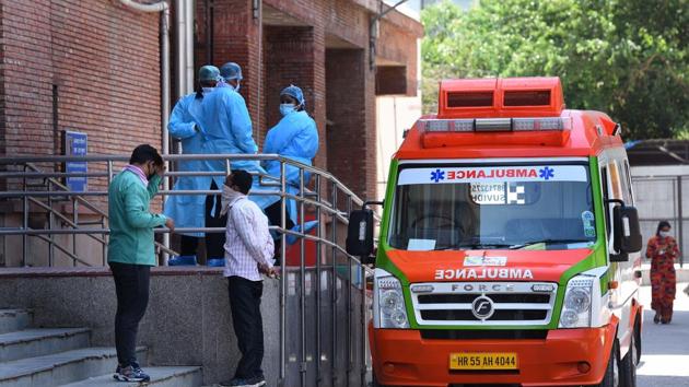 The 24 new cases took Kerala’s tally to 690 out of which 177 are active while 510 people have been discharged from hospitals, said the CM.(Hindustan Times) The 24 new cases took Kerala’s tally to 690 out of which 177 are active while 510 people have been discharged from hospitals, said the CM.(Hindustan Times)