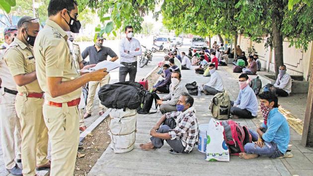 The state government says it is completely focussed on ensuring compulsory quarantine for all returning migrant workers.(Ht Photo/Representative use)