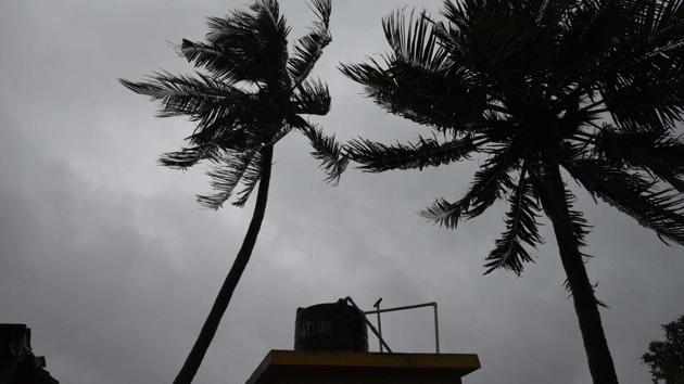IMD’s Director General Mrutyunjay Mohapatra assured the state government that the cyclone might tilt further into the sea and not towards the Odisha coast. (Samir Jana/HT file photo) IMD’s Director General Mrutyunjay Mohapatra assured the state government that the cyclone might tilt further into the sea and not towards the Odisha coast. (Samir Jana/HT file photo)