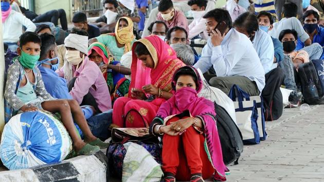 Migrant families wait beneath a flyover after being stopped by police in Patiala, Punjab, India on Wednesday May 20, 2020. (Photo: Bharat Bhushan /Hindustan Times) Migrant families wait beneath a flyover after being stopped by police in Patiala, Punjab, India on Wednesday May 20, 2020. (Photo: Bharat Bhushan /Hindustan Times)