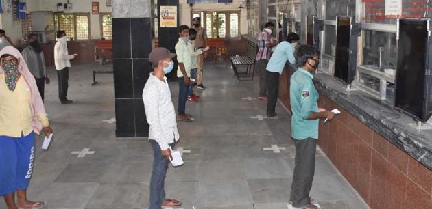 On the first day of the booking, most of the people visiting the station to buy tickets were migrants eagerly wanting to reach their hometowns. (ht photo) On the first day of the booking, most of the people visiting the station to buy tickets were migrants eagerly wanting to reach their hometowns. (ht photo)