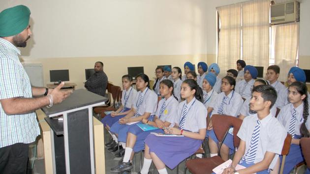 Fee Hike By Private Schools Ludhiana Deo Flooded With Calls From Parents Hindustan Times