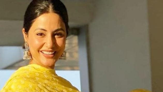 Hina Khan says the festive season has been about listening to her father regaling them with tales (Photos: Instagram) Hina Khan says the festive season has been about listening to her father regaling them with tales (Photos: Instagram)