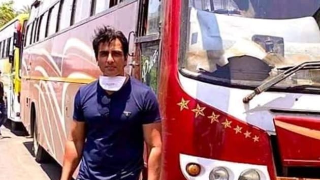 Sonu Sood has arranged for many migrant workers to reach their villages. (Twitter/SonuSood) Sonu Sood has arranged for many migrant workers to reach their villages. (Twitter/SonuSood)