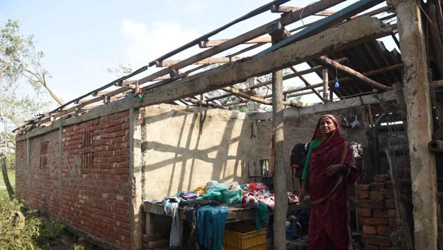 A woman standing in her home damaged due to Cyclone Amphan. Army personnel equipped with road and tree clearance equipment were deployed at Tollygunge, Ballygunge and Behala in south Kolkata. (Samir Jana / HT Photo) A woman standing in her home damaged due to Cyclone Amphan. Army personnel equipped with road and tree clearance equipment were deployed at Tollygunge, Ballygunge and Behala in south Kolkata. (Samir Jana / HT Photo)