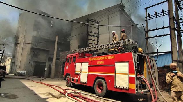 The godown on RK Road near Cheema Chowk in Ludhiana where the fire broke out on Sunday. (Gurpreet Singh/HT) The godown on RK Road near Cheema Chowk in Ludhiana where the fire broke out on Sunday. (Gurpreet Singh/HT)