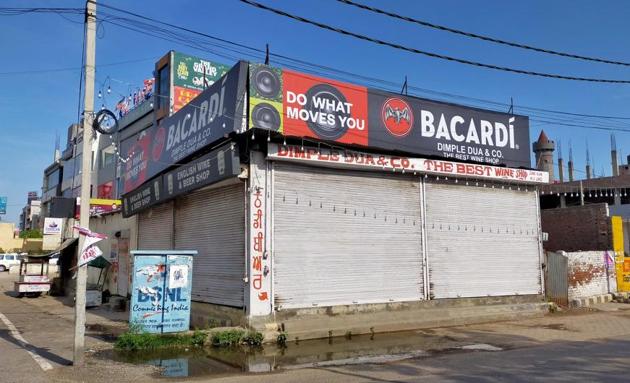 Areas where vends have been shut include the Model Town market, Malhar Road, Link Road (near Preet cinema), Model Town-Jawaddi road among other areas. (Gurpreet Singh/HT) Areas where vends have been shut include the Model Town market, Malhar Road, Link Road (near Preet cinema), Model Town-Jawaddi road among other areas. (Gurpreet Singh/HT)