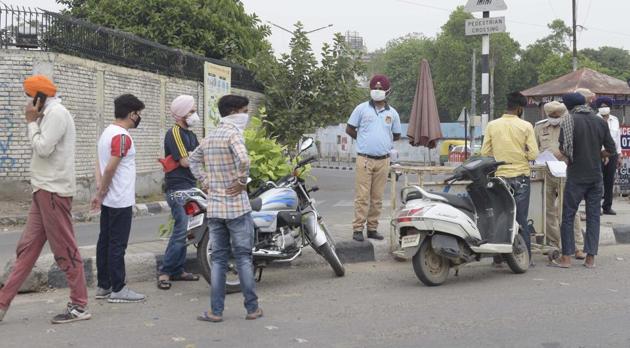 The drive against two-wheeler riders had begun from May 11 after Punjab director general of police had visited the city on May 10 and found residents violating the norms. (HT File) The drive against two-wheeler riders had begun from May 11 after Punjab director general of police had visited the city on May 10 and found residents violating the norms. (HT File)