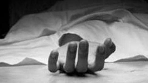 The deceased worker identified as Shivaji Lakshman Bhosale, 52, was among 13 other workers who lost consciousness after a chemical reaction (REPRESENTATIVE PHOTO) The deceased worker identified as Shivaji Lakshman Bhosale, 52, was among 13 other workers who lost consciousness after a chemical reaction (REPRESENTATIVE PHOTO)