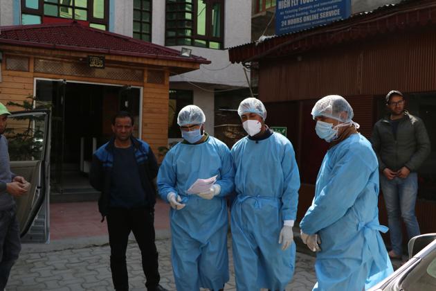 The complainant, Dr Syed Maqbool, was crossing Hawal Chowk when he was stopped by a policeman and asked to take a different route.(HT PHOTO)