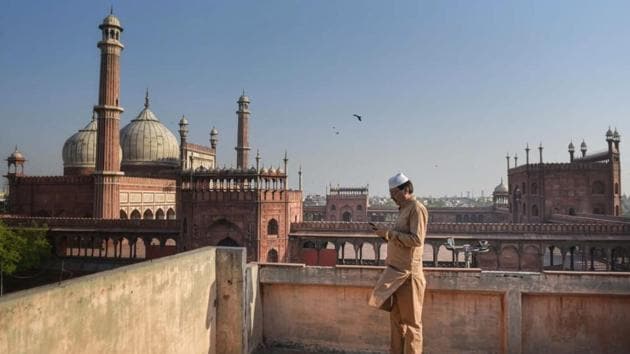 Deserted views in and around of Jama Masjid area on the occasion of Eid al-Fitr as no one is allowed inside the masjid during National Lockdown in New Delhi. (Sanchit Khanna/HT)