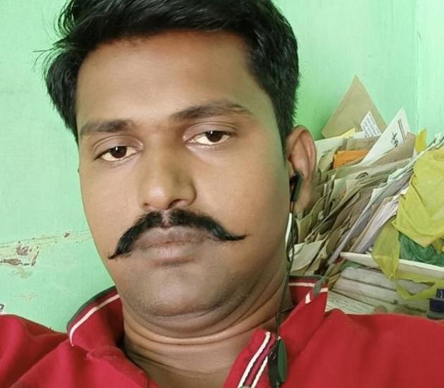 Bhagwat Solunkhe, 30, is one of the many people who contributed in helping the migrant labours in Pune reach their native places (HT/PHOTO) Bhagwat Solunkhe, 30, is one of the many people who contributed in helping the migrant labours in Pune reach their native places (HT/PHOTO)