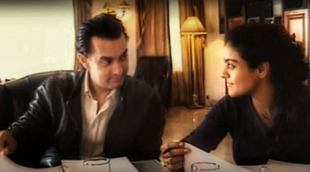 A behind-the-scene moment between Aamir Khan and Kajol during Fanaa.