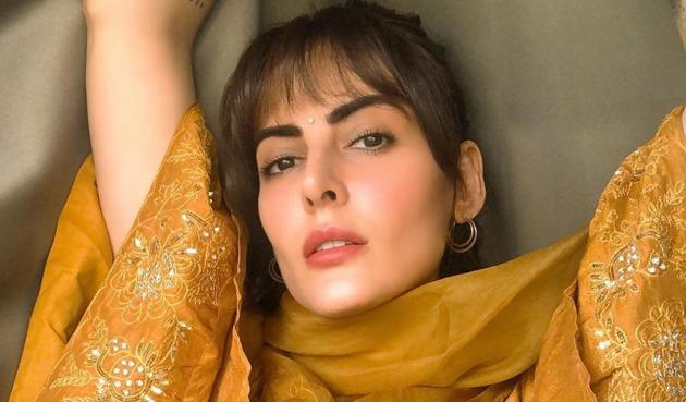 Mandana Karimi has developed an eye infection.