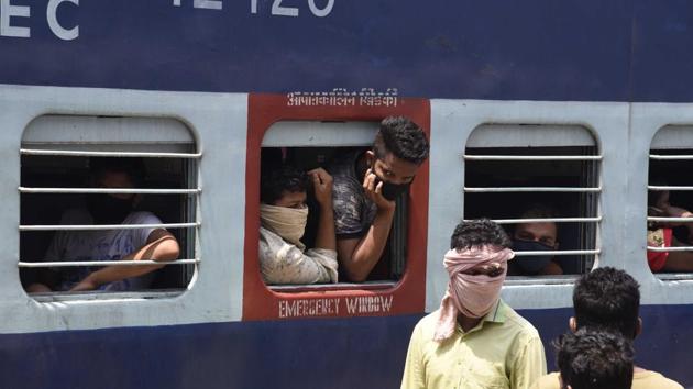 Migrant workers aboard a Shramik Special train at Danapur Railway station in Patna, Bihar.(Parwaz Khan / HT Photo)