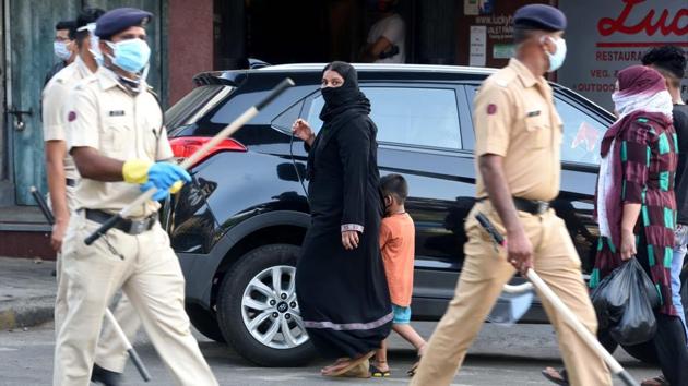 The constable was on patrolling duty in Mumbai’s Worli-Koliwada area, a containment zone. (Satish Bate/HT Photo) The constable was on patrolling duty in Mumbai’s Worli-Koliwada area, a containment zone. (Satish Bate/HT Photo)
