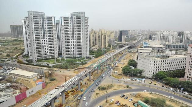 The district administration has redefined the containment zones for high-rises.(Abhinav Saha/Hindustan Times)