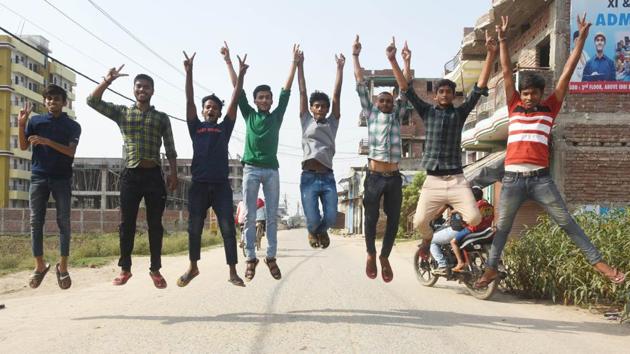 Bihar Board students are celebrating in Patna after declare matriculation results. Bihar India on Tuesday May 26,2020(Photo Santosh Kumar/Hindustan Times)