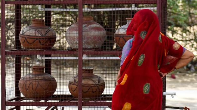 The met department has said heat wave conditions will continue for the next 24 hours in 26 of 33 districts in the state.(AFP) The met department has said heat wave conditions will continue for the next 24 hours in 26 of 33 districts in the state.(AFP)