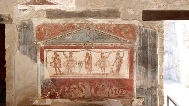 A fresco is pictured at the archaeological site of the ancient Roman city of Pompeii, as it reopens to the public with social distancing and hygiene rules, after months of closure due to an outbreak of the coronavirus disease (COVID-19), in Pompeii, Italy, May 26, 2020. REUTERS/Ciro De Luca (REUTERS)