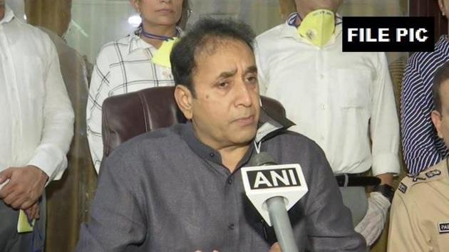 A day earlier, on Wednesday, the Maharashtra Home Minister strongly dismissed reports about possible deployment of the Indian Army in Mumbai and Pune for 10 days amid rising coronavirus cases.(ANI PHOTO.) A day earlier, on Wednesday, the Maharashtra Home Minister strongly dismissed reports about possible deployment of the Indian Army in Mumbai and Pune for 10 days amid rising coronavirus cases.(ANI PHOTO.)