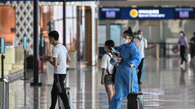 China will strive to achieve positive economic growth this year, Premier Li Keqiang said on Thursday(AFP) China will strive to achieve positive economic growth this year, Premier Li Keqiang said on Thursday(AFP)