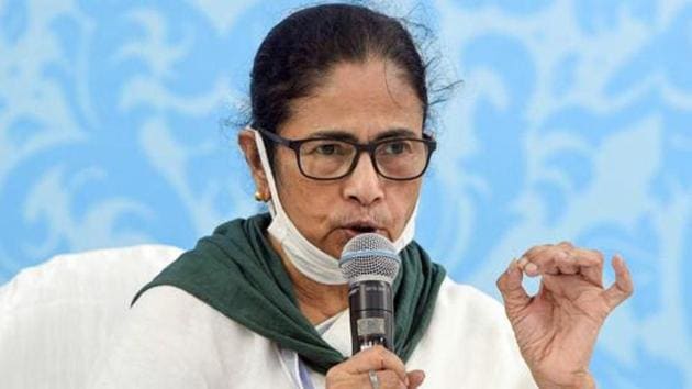 West Bengal chief minister Mamata Banerjee during her meeting for Cyclone Amphan at Kakdwip in South 24 Parganas district on Saturday.(PTI File Photo) West Bengal chief minister Mamata Banerjee during her meeting for Cyclone Amphan at Kakdwip in South 24 Parganas district on Saturday.(PTI File Photo)