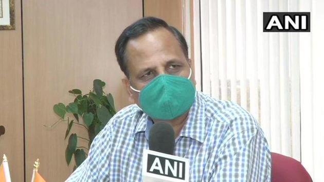 The total deaths due to coronavirus in Delhi have climbed to 398 so far, Health Minister Satyendra Jain said on Friday. Delhi’s rate of recovery from the coronavirus infection, however, is around an encouraging 50 per cent.(ANI PHOTO.)