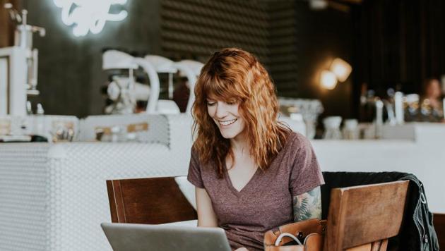 Augmented Reality in retail and e-commerce can improve online shopping experience.(Unsplash) Augmented Reality in retail and e-commerce can improve online shopping experience.(Unsplash)