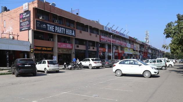 A hub of restaurants and hotels, Sector 35, Chandigarh, wears a deserted look due to the coronavirus lockdown.(Sanjeev Sharma//HT) A hub of restaurants and hotels, Sector 35, Chandigarh, wears a deserted look due to the coronavirus lockdown.(Sanjeev Sharma//HT)
