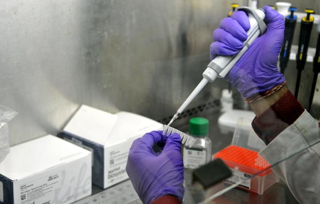 The Indian Council of Medical Research (ICMR) on Saturday asked states and union territories to start the serosurveillance to identify the percentage of population infected with SARS-CoV-2 .(HT Photo)