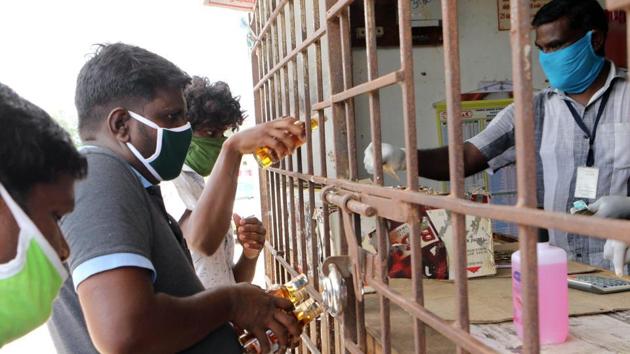 There has been a spike in fraud cases after online liquor sale was allowed from May 22 because of the prevailing lockdown restrictions in Mumbai, one of the Covid-19 worst-hit cities in the world. (ANI) There has been a spike in fraud cases after online liquor sale was allowed from May 22 because of the prevailing lockdown restrictions in Mumbai, one of the Covid-19 worst-hit cities in the world. (ANI)