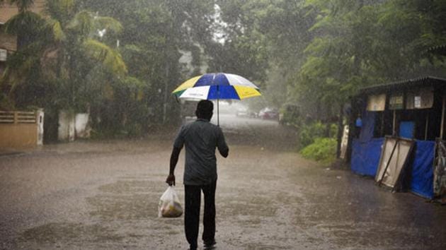 Light rain and thunderstorms Delhi and nearby areas on Thursday.(AP Photo) Light rain and thunderstorms Delhi and nearby areas on Thursday.(AP Photo)