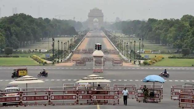 Night Curfew will continue to remain in force, on the movement of individuals, for all non-essential activities. However, the revised timings of the curfew will be from 9 pm to 5 am. (Photo: Arvind Yadav/HT)