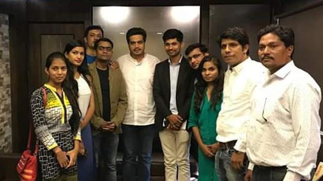 Shriram Satpute (fifth from right) and his team have provided employment to 140 people.(HT/PHOTO) Shriram Satpute (fifth from right) and his team have provided employment to 140 people.(HT/PHOTO)