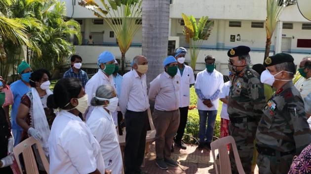Lt Gen DS Ahuja (2nd, right) interacting with PCB medical staff.(HT/PHOTO) Lt Gen DS Ahuja (2nd, right) interacting with PCB medical staff.(HT/PHOTO)