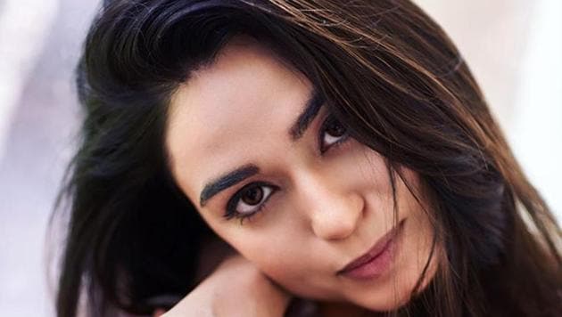 Actor Soundarya Sharma wants to meet her parents as soon as she is able to get a confirmed flight ticket back to India from Los Angeles.(Instagram)