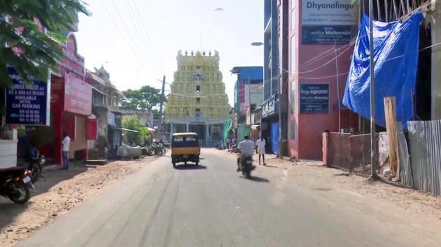 Deserted view of a raod during the COVID-19 curfew in Rameswaram, Tamil Nadu, May 31, 2020.(ANI) Deserted view of a raod during the COVID-19 curfew in Rameswaram, Tamil Nadu, May 31, 2020.(ANI)