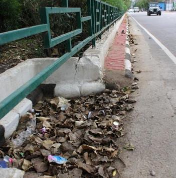 A choked road gully in Sector 70, Mohali, on Sunday. (Gurminder Singh/HT) A choked road gully in Sector 70, Mohali, on Sunday. (Gurminder Singh/HT)