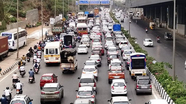 Traffic jam on first day of nationwide extented lockdown 5.0 due to COVID -19,Corona virus pandemic at Western Express,kandivali(Pramod Thakur/ Hindustan Times)