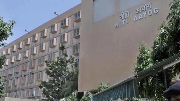 NITI Aayog official tests positive for Covid-19, floor of Delhi office sealed | Latest News India - Hindustan Times