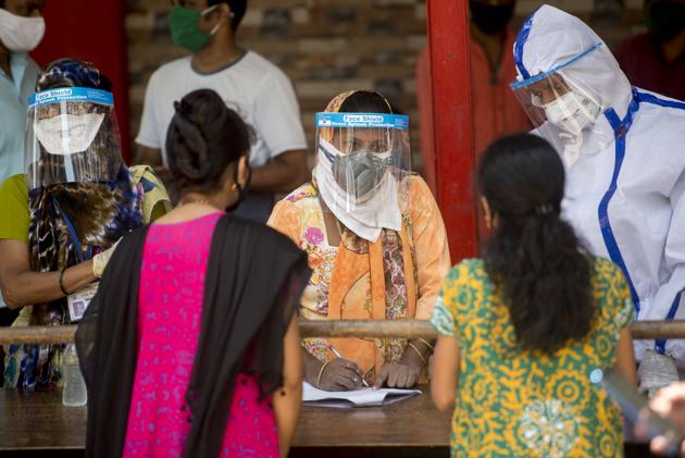 There are 93,322 active cases of the coronavirus disease in the country so far, the health ministry’s Covid-19 dashboard showed.(Satyabrata Tripathy/HT Photo)