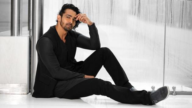 Actor Harshvardhan Rane wishes he had some superpower so he could just help the stranded migrant workers. Actor Harshvardhan Rane wishes he had some superpower so he could just help the stranded migrant workers.
