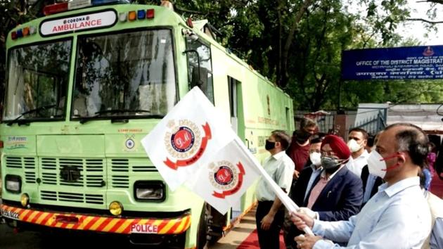 Vijay Dev, Delhi Chief Secretary and Vikramjit Singh Sahney, chairman, Sun Foundation, flagging off the first AI-enabled Corona Mobile Testing Clinic Bus in Delhi. Vijay Dev, Delhi Chief Secretary and Vikramjit Singh Sahney, chairman, Sun Foundation, flagging off the first AI-enabled Corona Mobile Testing Clinic Bus in Delhi.