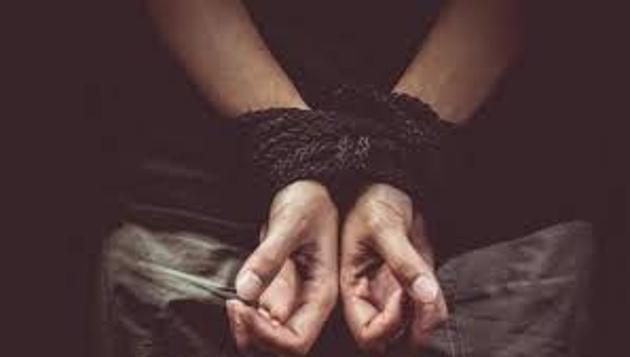 Tejinder had prepared fake ID cards such as an Aadhar card and driving licence from Noida (Uttar Pradesh) to evade arrest. (Representational Image) Tejinder had prepared fake ID cards such as an Aadhar card and driving licence from Noida (Uttar Pradesh) to evade arrest. (Representational Image)