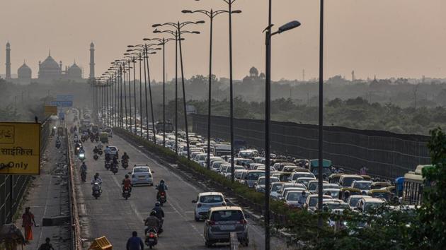 Commuters in the city heaved a sigh of relief at the government’s announcement on lifting passenger restrictions in auto-rickshaws, cabs, private cars, e-rickshaws and gramin sewas (PTI Photo) Commuters in the city heaved a sigh of relief at the government’s announcement on lifting passenger restrictions in auto-rickshaws, cabs, private cars, e-rickshaws and gramin sewas (PTI Photo)